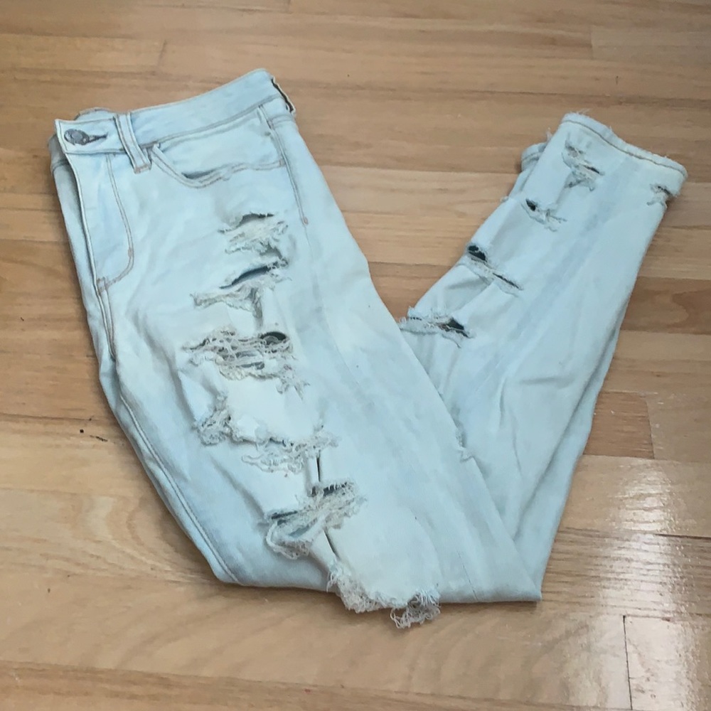 GREAT CONDITION AMERICAN EAGLE JEANS